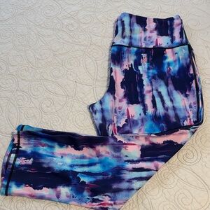 Women’s Colorful Abstract Capri Leggings
